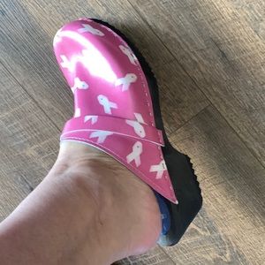 Stylish Pink Ribbon Women's Mules